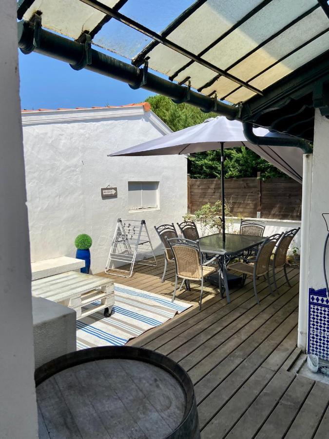 Agreable Maison De Ville Avec Une Belle Terrasse Англе Экстерьер фото